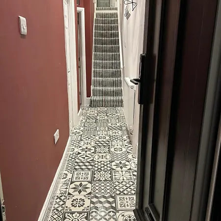 בית הארחה Barratt Street 3*