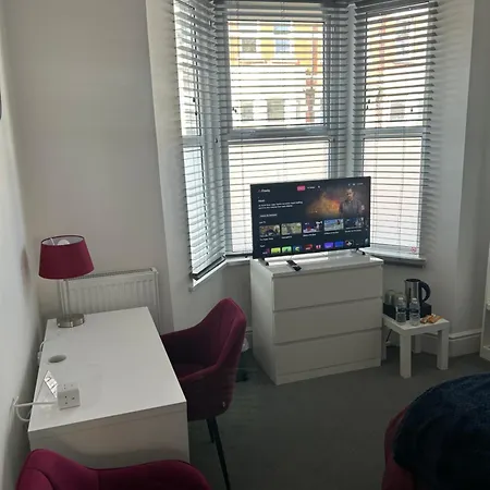 Barratt Street בית הארחה 3*